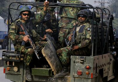 Strage dei talebani in Pakistan: oltre 100 bambini uccisi 6