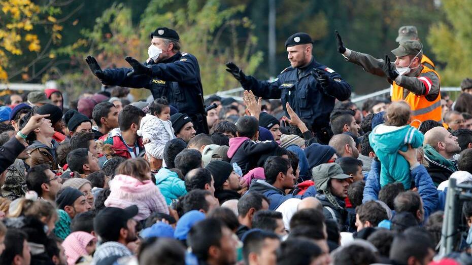Migranti, Vienna contro l'Ue: "Usciremo dal piano di ricollocamenti"
