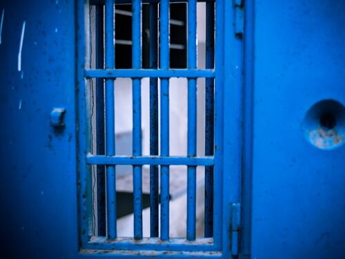 Un nuovo suicidio nel carcere di Secondigliano: l’allarme del garante