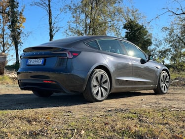 Tesla Model 3 Highland 2024: guarda la gallery  5