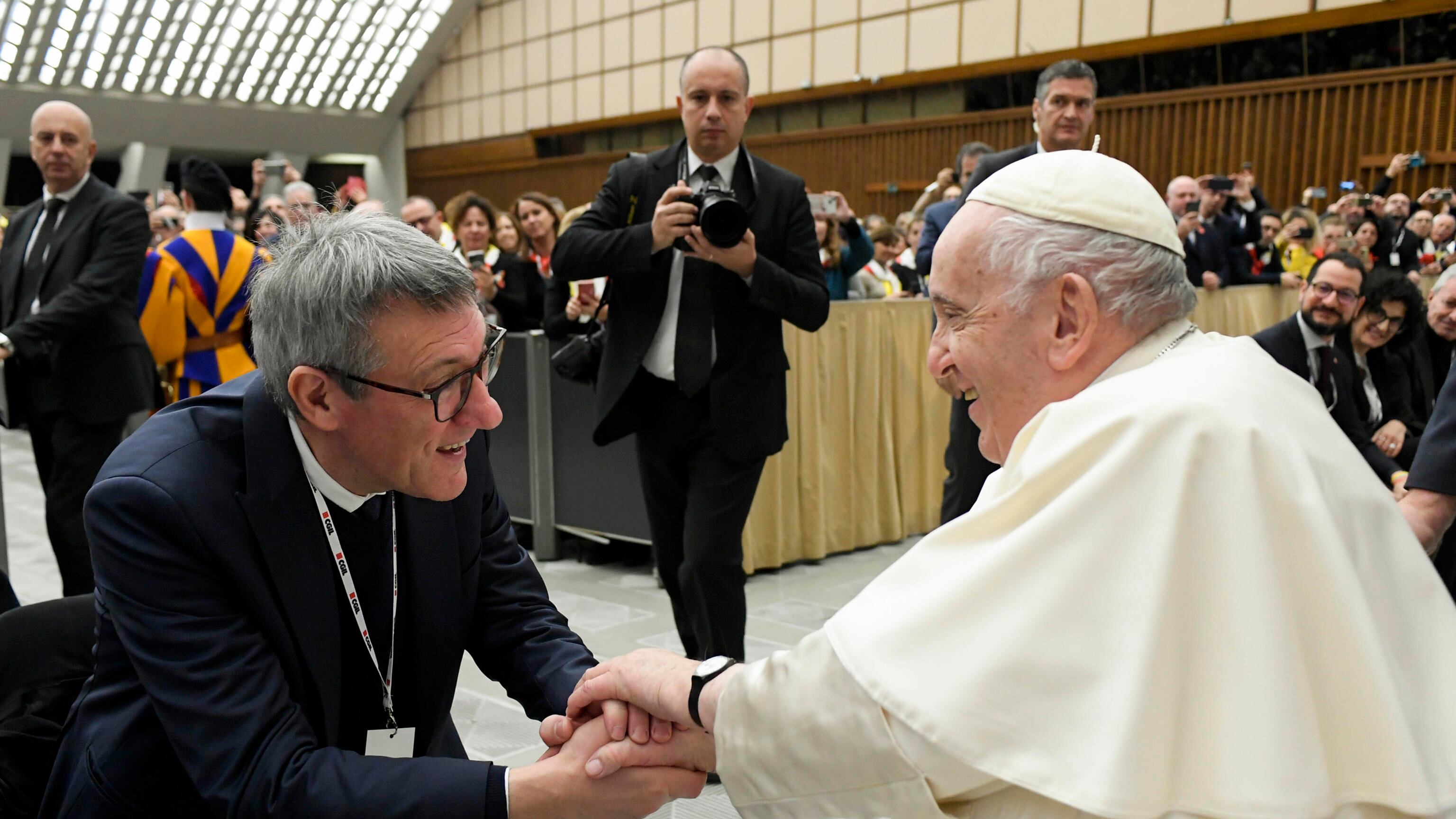 Landini va da Papa Francesco in cerca di una benedizione. "Bravo quel ragazzo..."