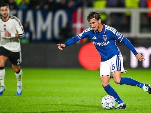 Il Como è superbo e cala il poker: Nico Paz, Douvikas e Kaiki asfaltano 4-1 il Manchester United in Champions League