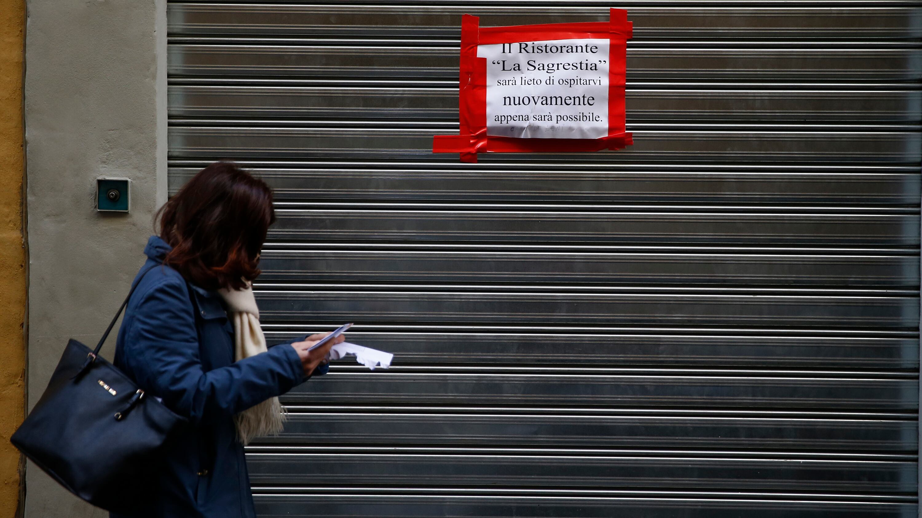 "Non ce la faccio più". Il 70% degli italiani contro nuove restrizioni