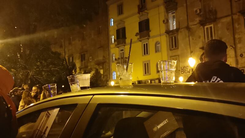 La movida nel centro storico di Napoli 3
