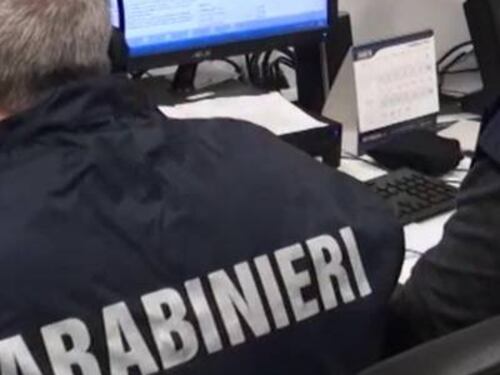 Fiamma ossidrica, aghi nelle unghie e catrame: le torture choc della mala
