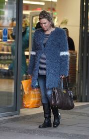 Bridget Jones mamma: Renée Zellweger col pancione sul set 24