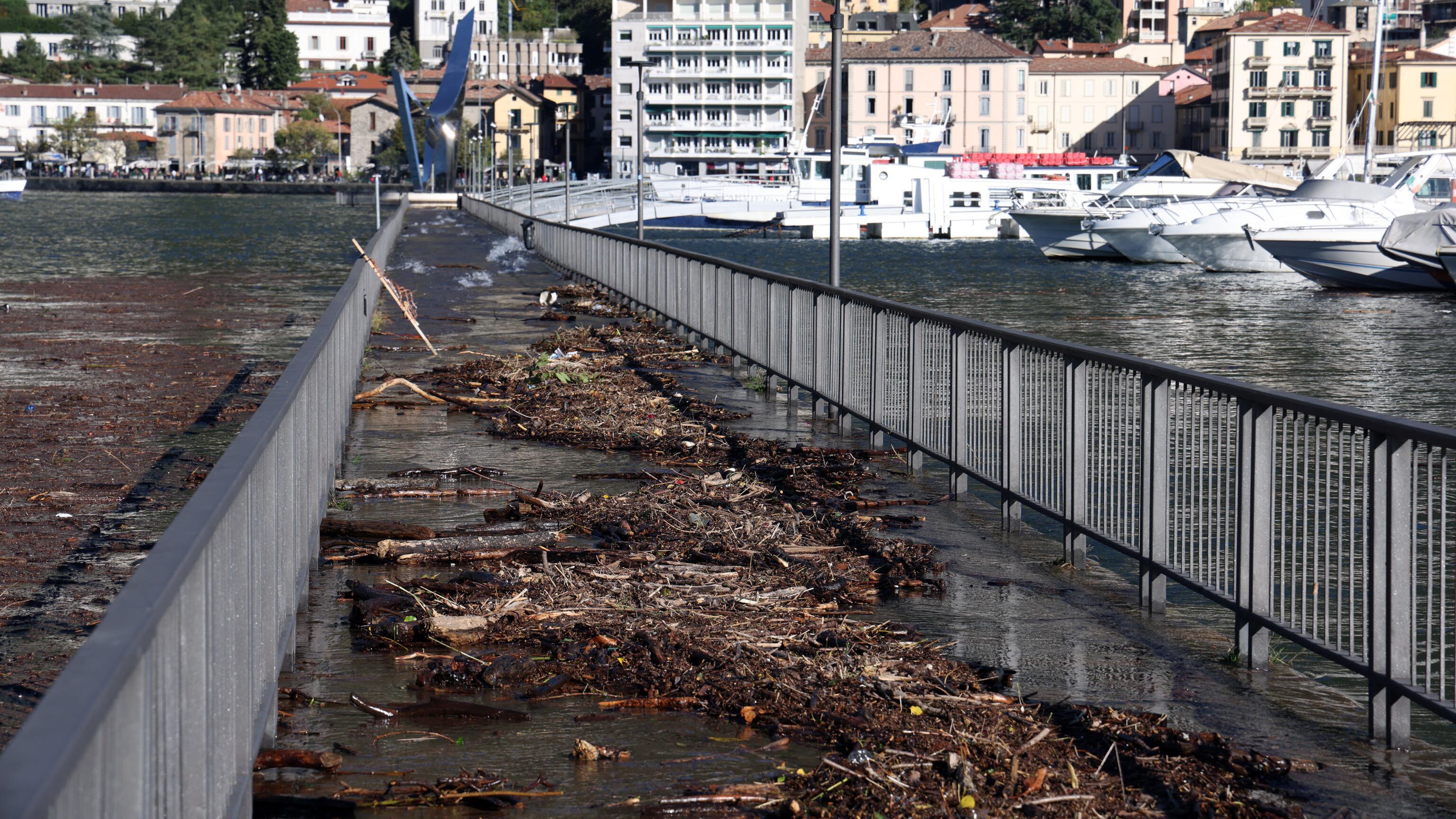 Marea record ma il Mose salva Venezia. Caos Versilia, a Como esonda il lago