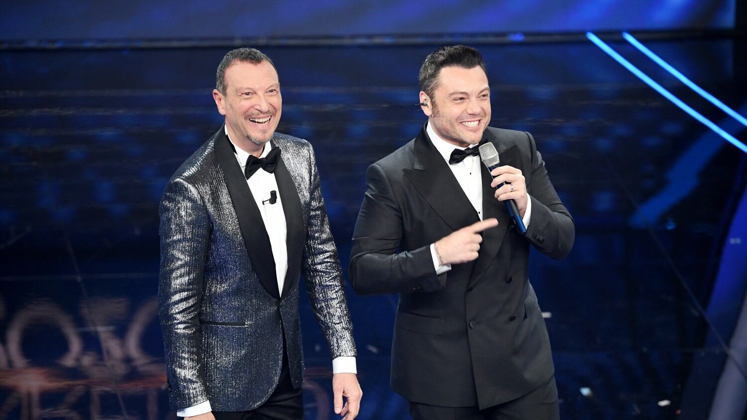 Sanremo, Amadeus punge Tiziano Ferro: "Battuta infelice, può capitare"