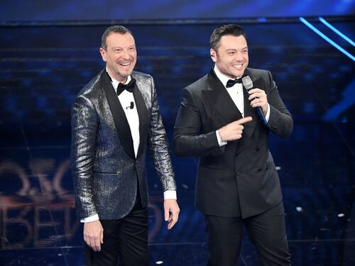 Sanremo, Amadeus punge Tiziano Ferro: "Battuta infelice, può capitare"