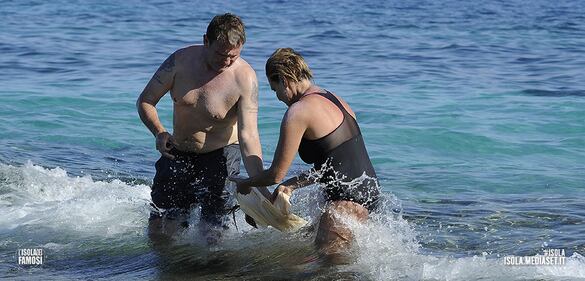 Isola dei Famosi 2016, i momenti più sexy 15