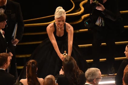  Oscar 2019, l'eleganza di Lady Gaga 1
