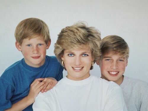 Lady Diana, esiliata a Natale nel palazzo reale senza William e Harry