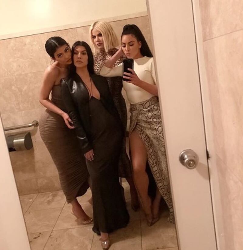 Kourtney Kardashian, le foto più sexy 8