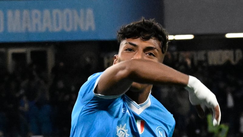 Furto choc a casa di Allison Santos: i ladri fuggono col bottino a bordo dell’auto del calciatore del Napoli