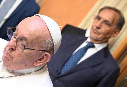 Papa Francesco a Palazzo Madama per Napolitano: l'omaggio a sorpresa del pontefice 9