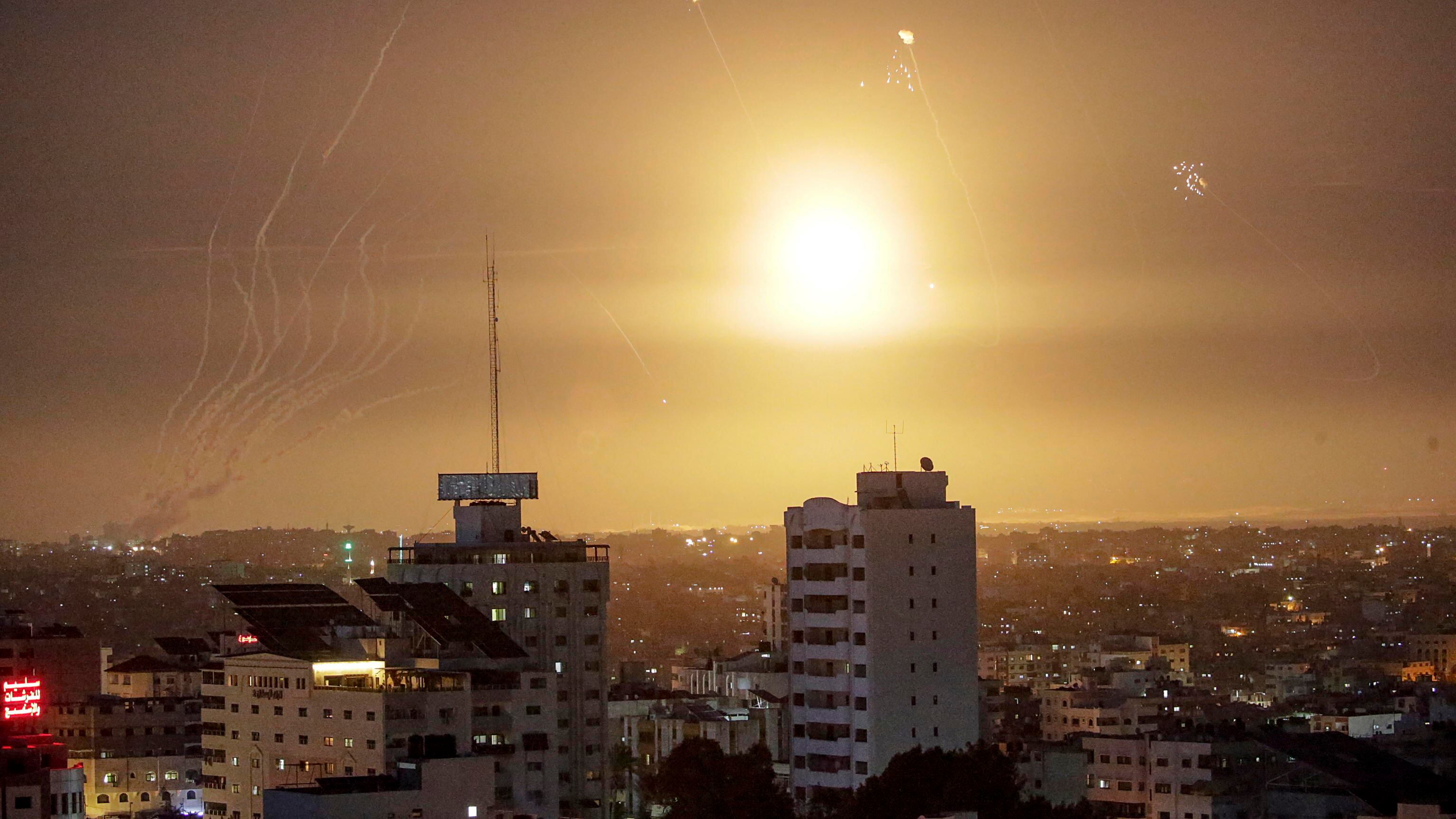 "Avvertiti di qualcosa di grande". "Via libera di Teheran": la rete dietro l'attacco di Hamas