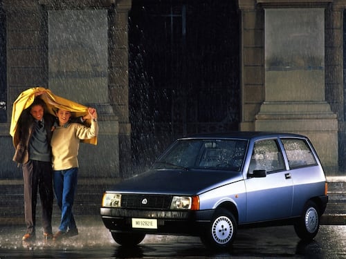 Autobianchi Y10, il fenomeno dell'"auto che piace alla gente che piace"