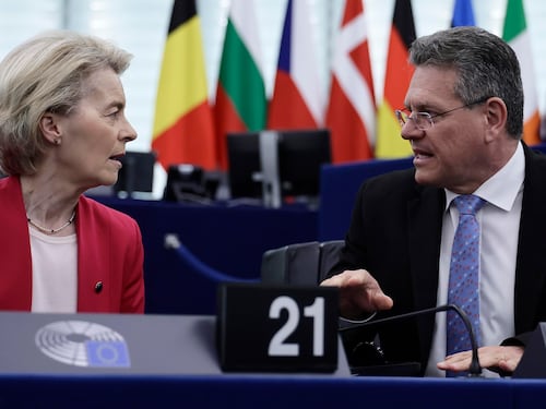 Negoziati in stallo: la frenata degli Usa, i paletti dell'Europa (e l'arma Big Tech)