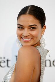La modella Shanina Shaik provocante al gala francese 1