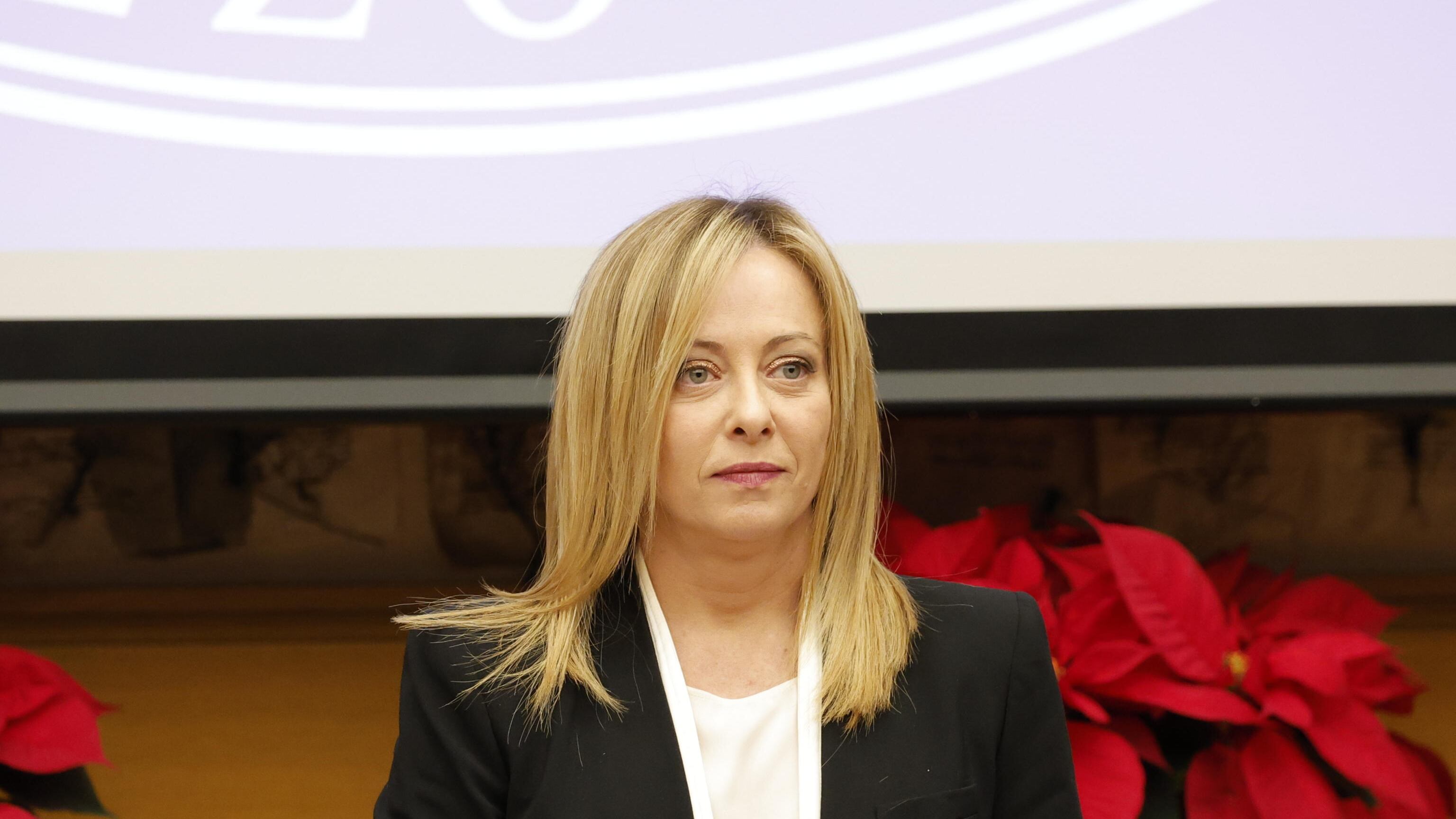 Primo compleanno da premier per Giorgia Meloni: torta tra amici e gli auguri del governo