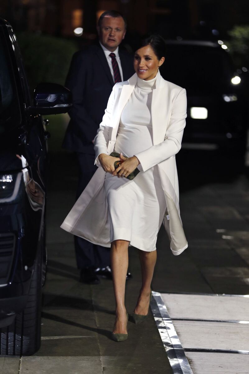 Meghan Markle chic in bianco: foto 4