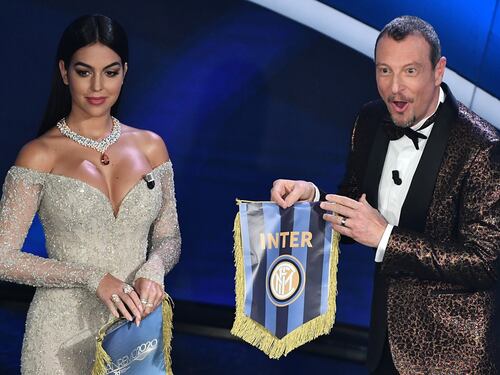 Sanremo, i Viito contro Salvini. Junior Cally porta le sardine sul palco