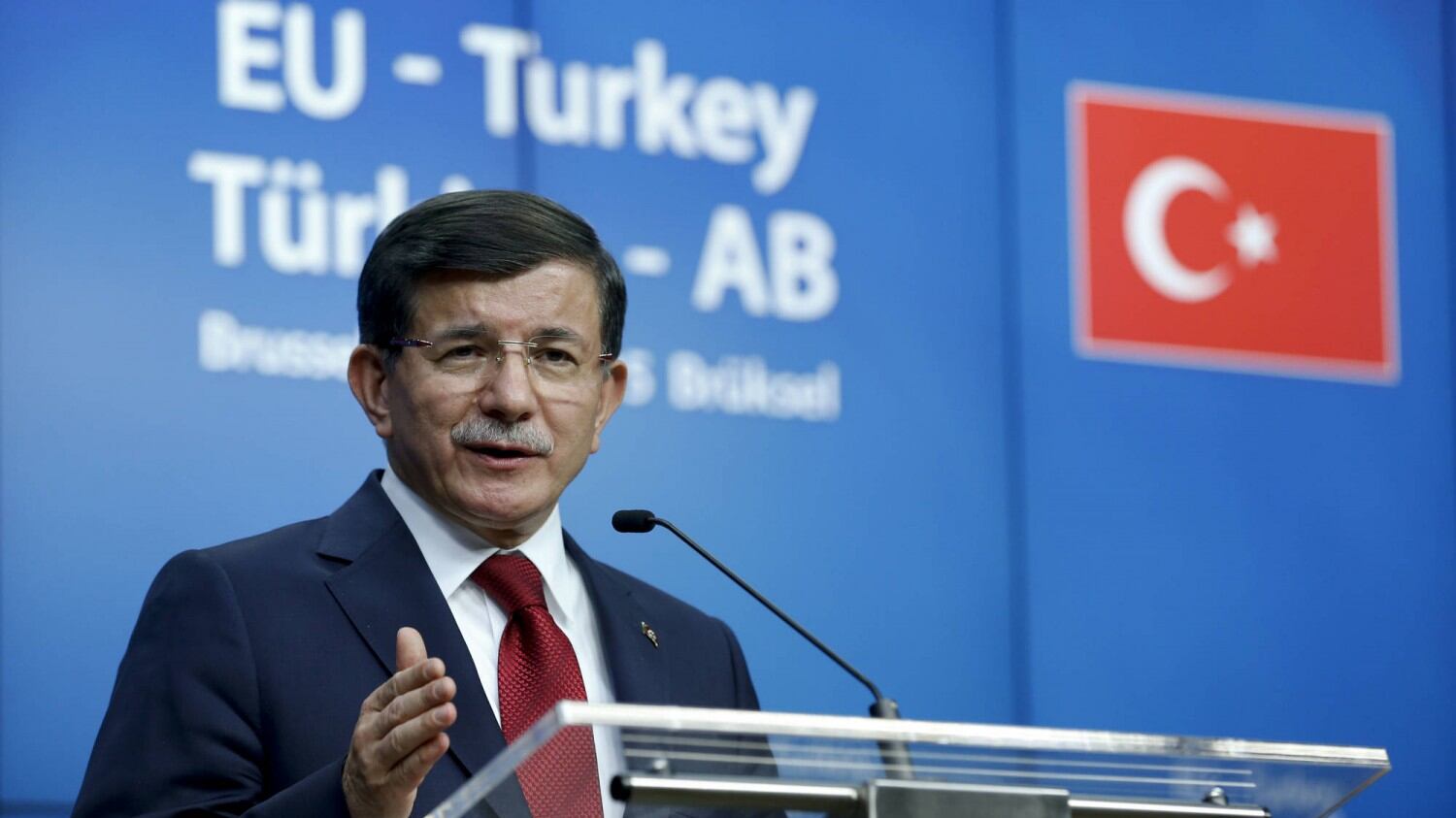 Turchia, Davutoğlu dà le dimissioni