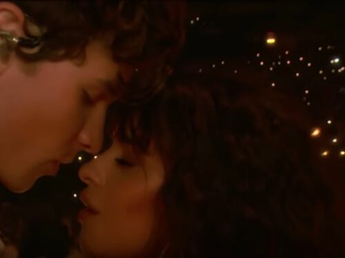 Shawn Mendes e Camila Cabello, debutto come coppia agli VMA ad alto tasso di romanticismo