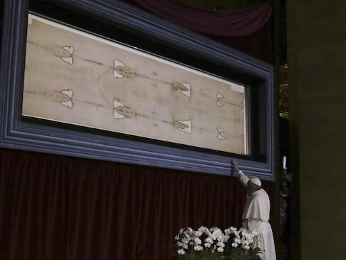 "La Sindone avvolse un uomo torturato"