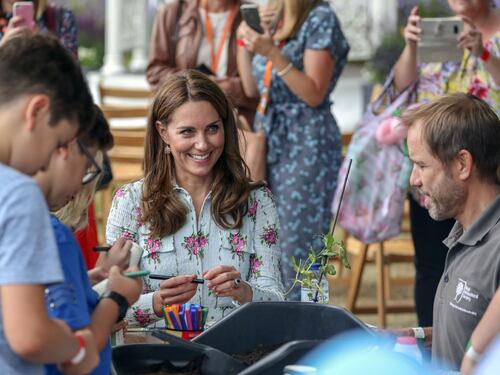 Kate Middleton incinta? I bookmaker sospendono le scommesse