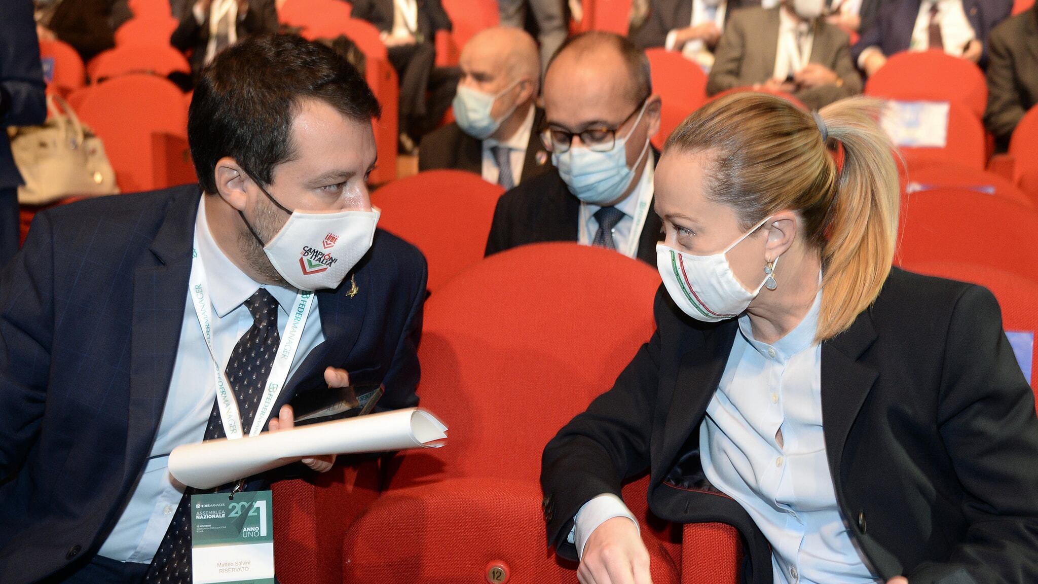 "Se va da sola...", "Serve prudenza". Botta e risposta tra Salvini e Meloni