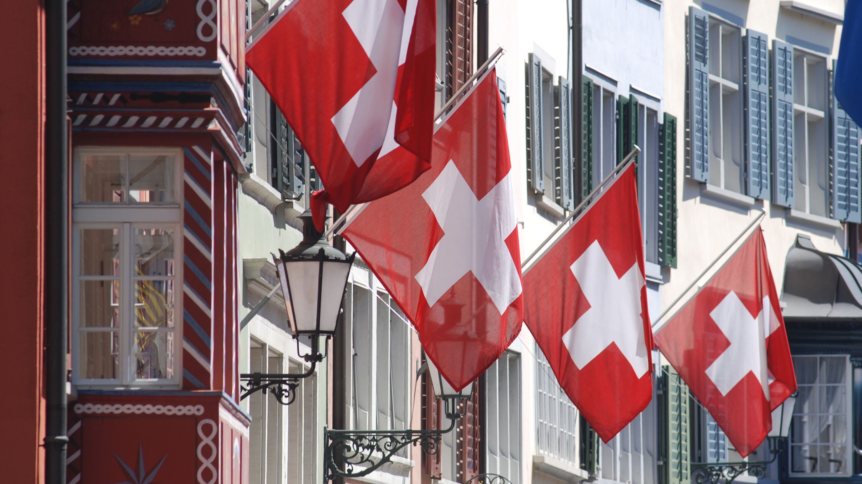 Schiaffo della Svizzera alla Ue: ritirata la domanda di adesione