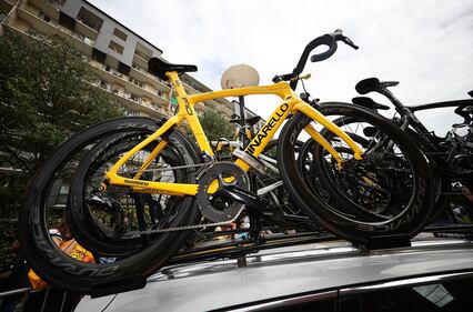 Tour de France, le foto con dedica della Pinarello di Froome 5