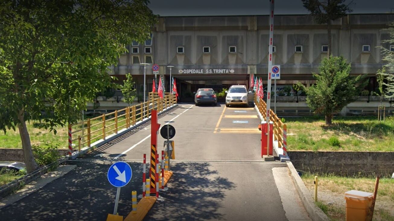 In ospedale non c'è posto: anziano con ischemia muore nel parcheggio
