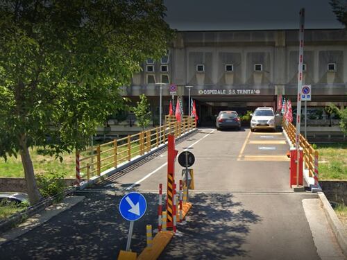 In ospedale non c'è posto: anziano con ischemia muore nel parcheggio