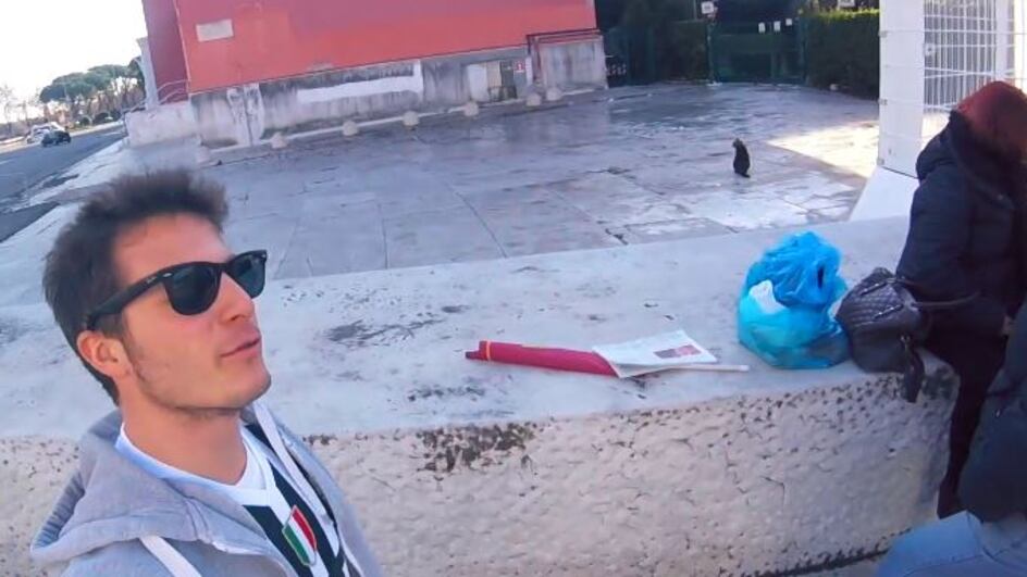 All'Olimpico con la maglia della Juve: minacce di morte alla webstar