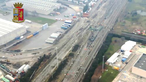 Treno deragliato, le immagini dall'alto 6