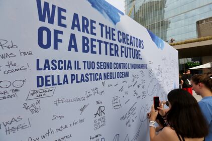 Milano, la corsa per salvare l'Oceano 3