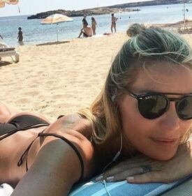 Elenoire Casalegno sexy a letto  9