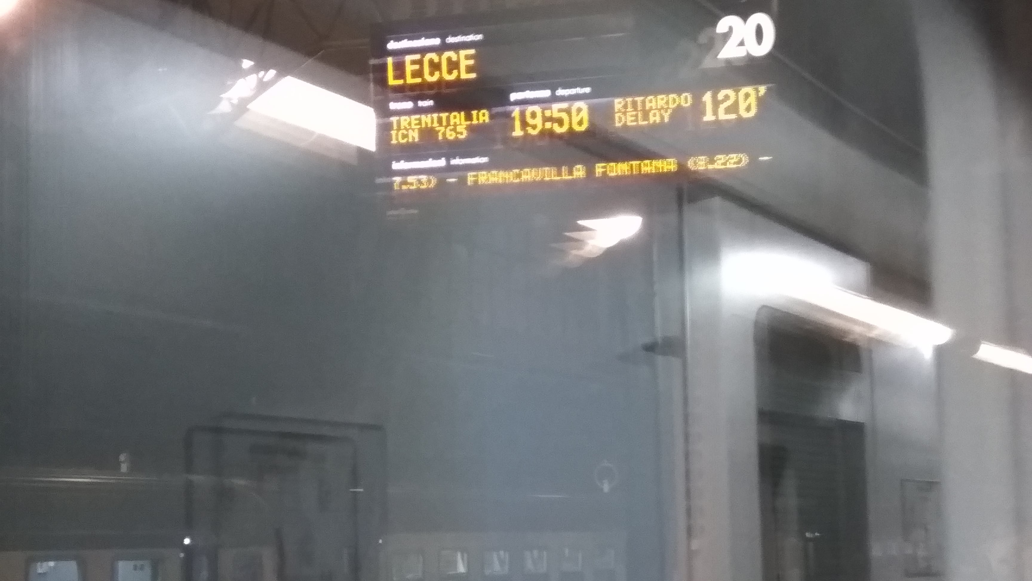 Pesanti disagi per i passeggeri dell'InterCity notte Milano-Lecce