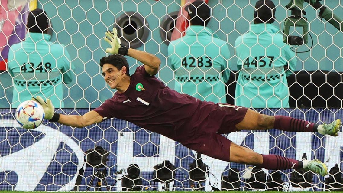 Ecco chi è Yassine Bounou: il para rigori che ha portato il Marocco ai quarti di finale