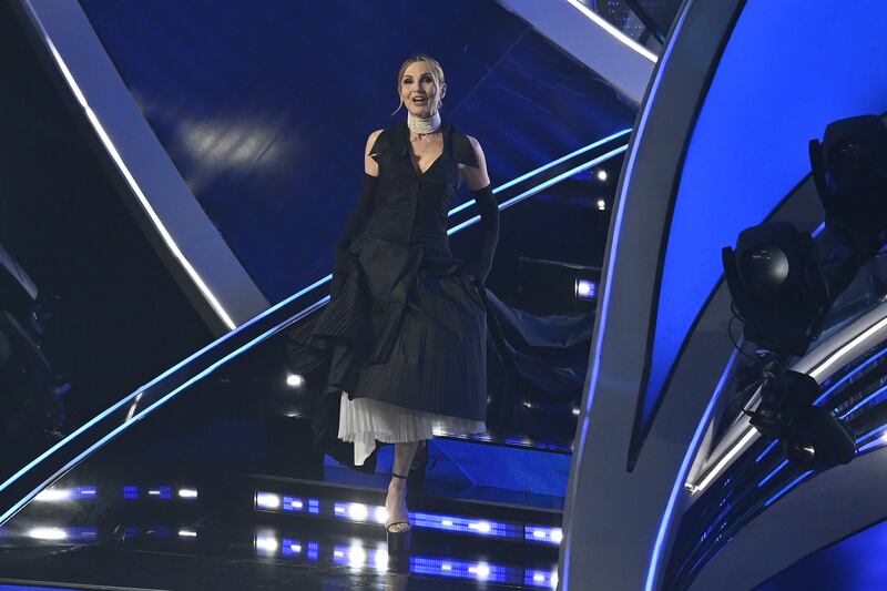 Sanremo 2024: ecco il look della quarta serata del Festival di conduttore, co-conduttrice e ospiti 14