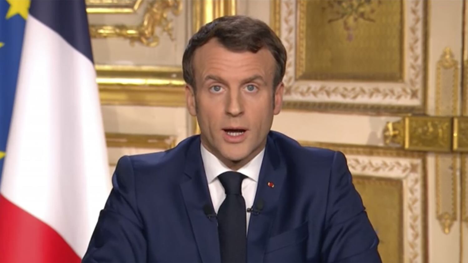 Francia, i virologi "scomparsi dalle tv". Macron chiede stop a "terrorismo"