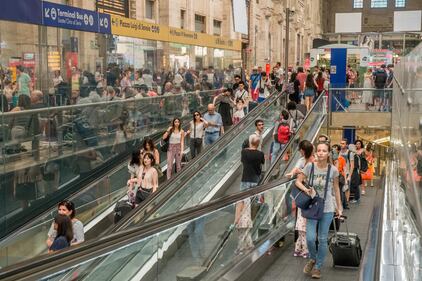 Partenze per le Vacanze. Esodo estivo in Stazione Centrale di Milano  7