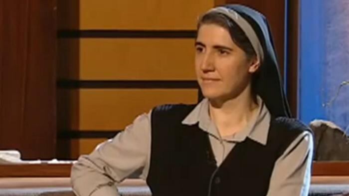 Adozioni gay, suor Teresa Forcades: "Conta l'amore maturo, non il sesso"