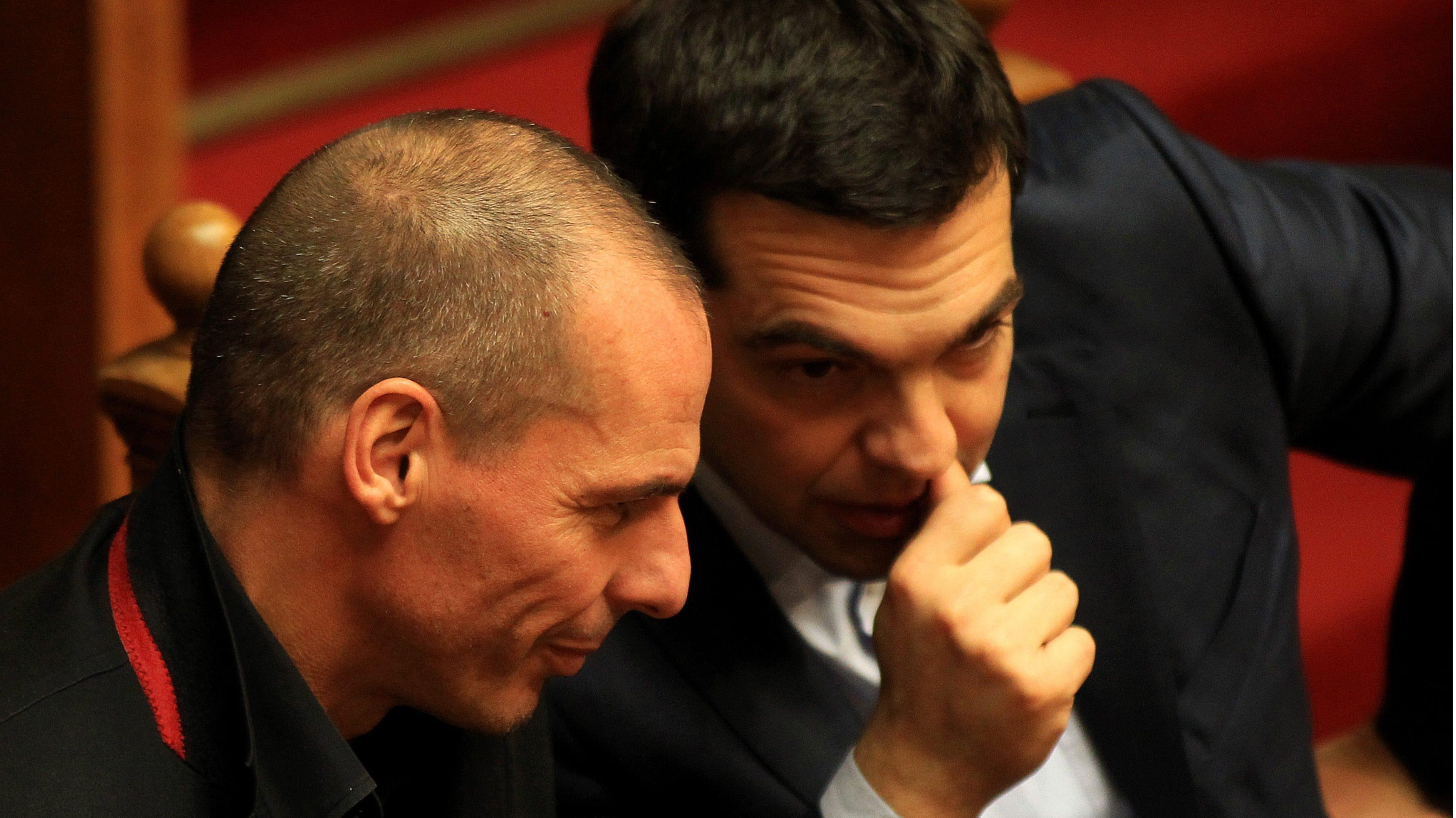 Tsipras "commissaria" il ministro Varoufakis: via a team per negoziati