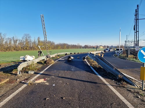 La festa, la fuga, lo schianto. Ancora una strage di ventenni