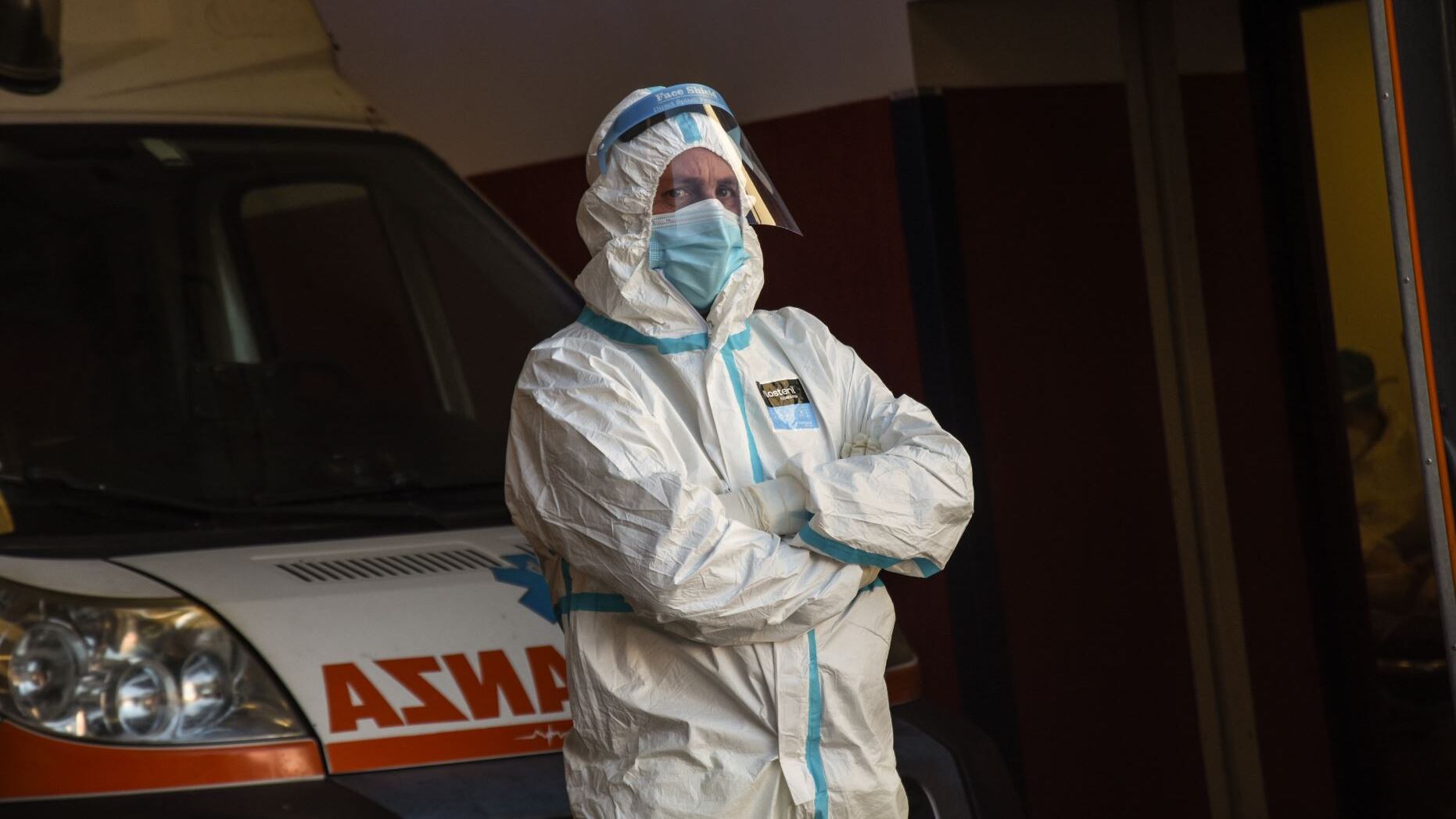Oltre 37mila nuovi contagi e 544 decessi