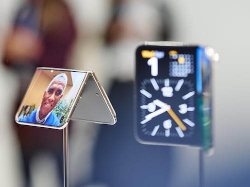 L’iPhone diventa pieghevole