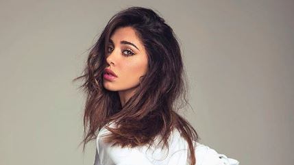 Belen Rodriguez replica alle critiche di Cavalli: "Se la sofferenza vi ha resi cattivi, l’avete sprecata"